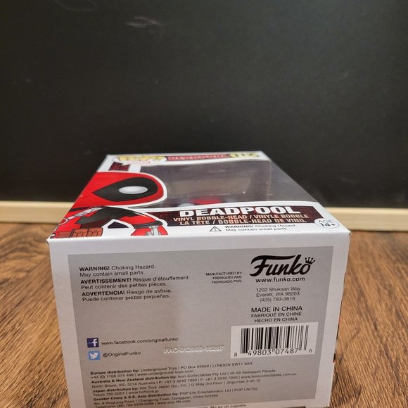 Marvel Deadpool Deadpool (Thumbs Up) Funko Pop - Picture 6 of 8